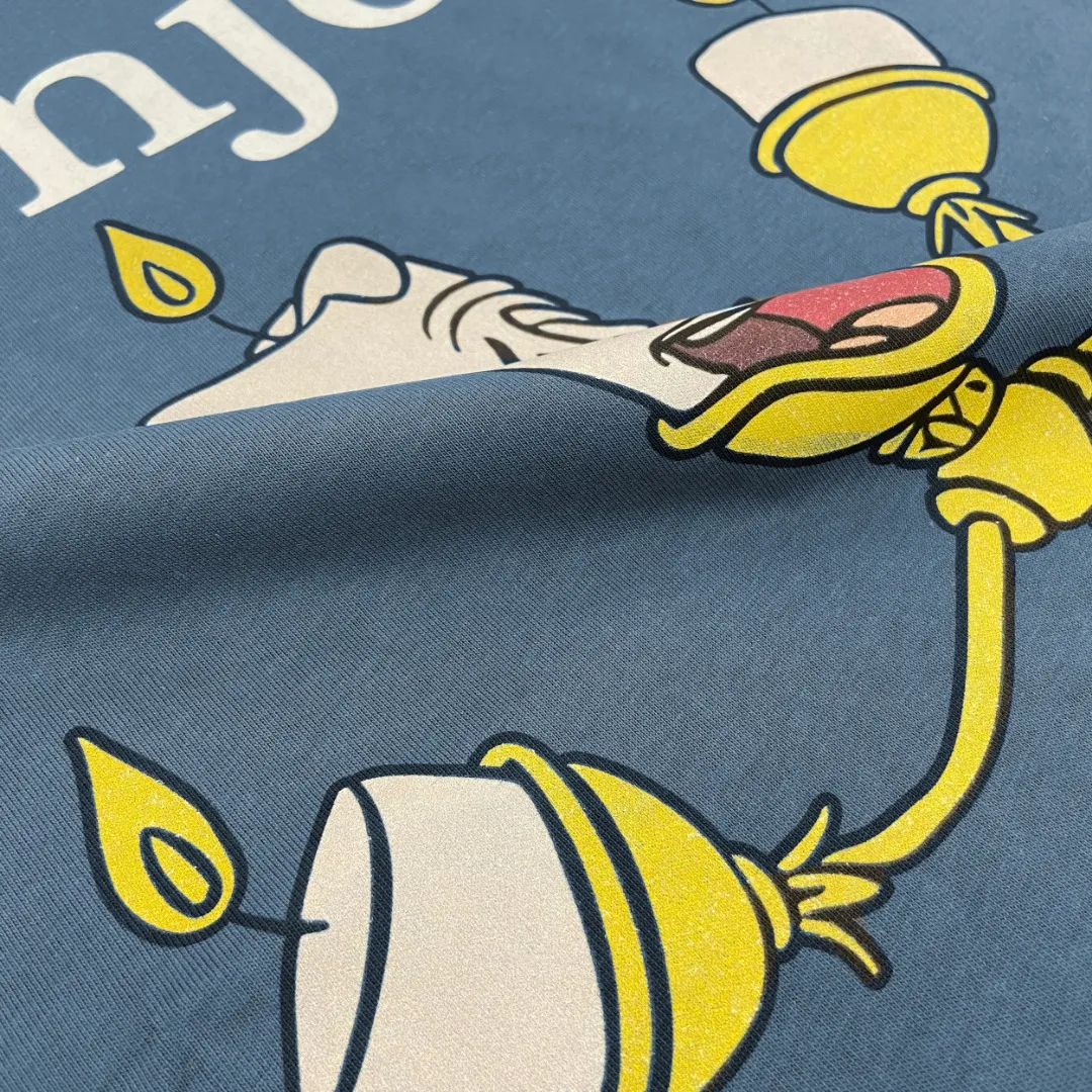 Saint michael 25AW Disney co-branded small candle retro printed distressed loose round neck short-sleeved T-shirt with digital white ink direct printing, breathable fabric and clear three-dimensional pattern. Fabric: Double yarn 240g Style number: S931 Size: S-M-L-XL Color: Blue Price: P110